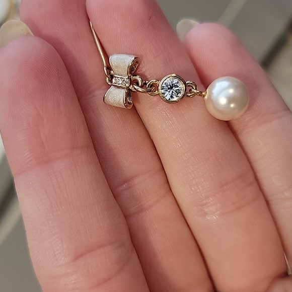 Pearl Rhinestone Bow Necklace Earring Ring Set Hong Kong - Picture 6 of 8